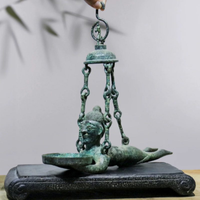 Collectible Vintage Lamps - Lampu Gantung Figuratif Perunggu Antik -