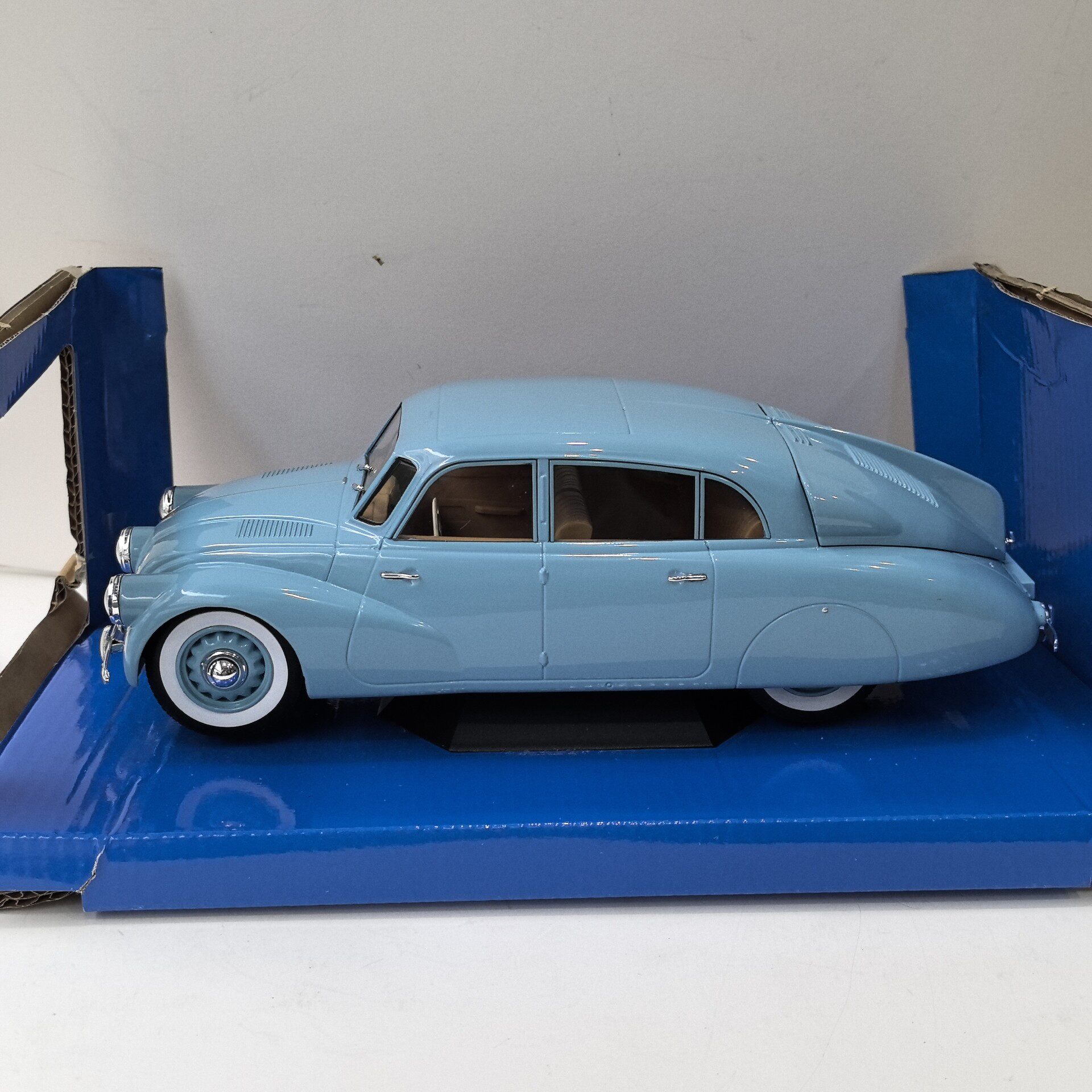 Mobil Diecast MCG Skala 1/18 T - Vintage Collectibles & More Llc Photos ulasan dan harga